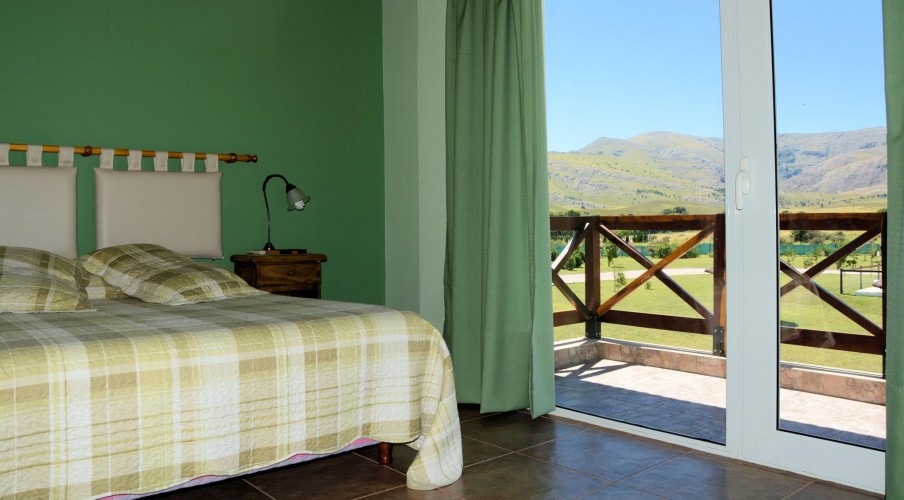 img/inmuebles/verde_dormitorio_balcon_con_vista_2.jpg